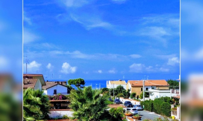 Anzio Villa | Villa Marechiaro * Anzio/Rome100m to the beach 340m to the train to the heart of Rome