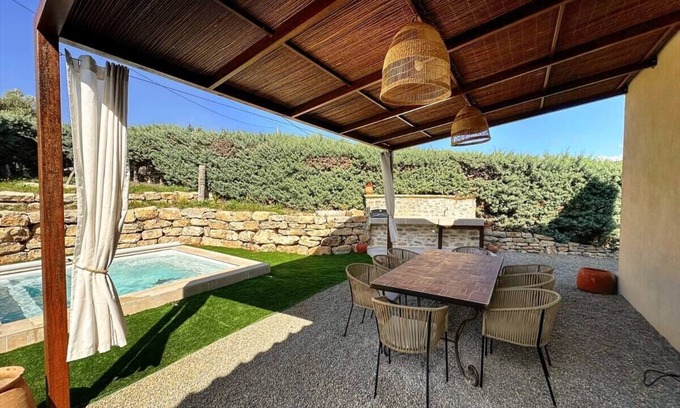 Aups House | Villa Marthe, Maison Entièrement Rénovée Avec Piscine et vue sur le Village