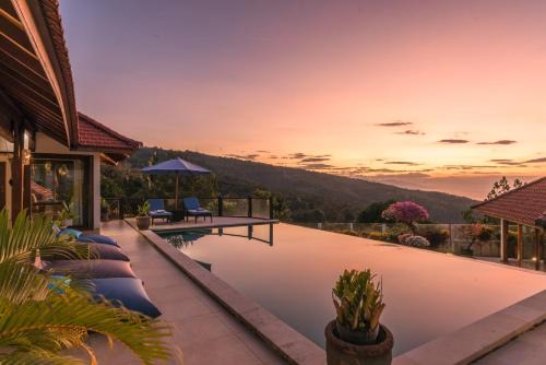 Kayu Putih Villa | Villa Mia with Amazing Pool