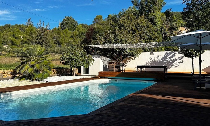 Signes Villa | Villa Moderne, Piscine et Loisirs, Calme, Plein Sud, vue Dégagée