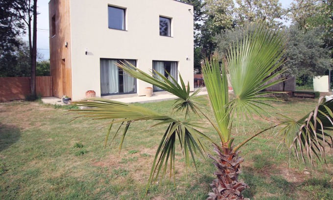 Beaucaire Villa | Villa Moderne Recement Achevé Dans Quartier Résidentiel