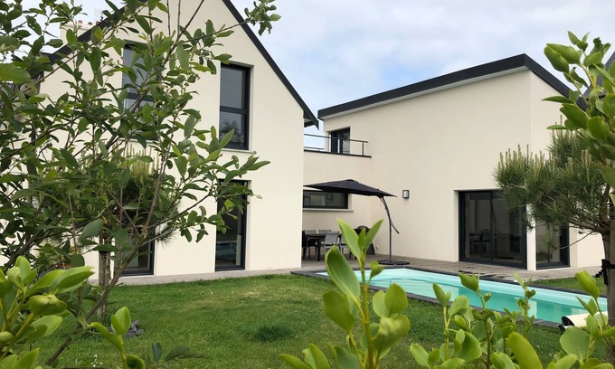 Crozon House | Villa Morgat, very recent villa with heated and secure swimming pool.