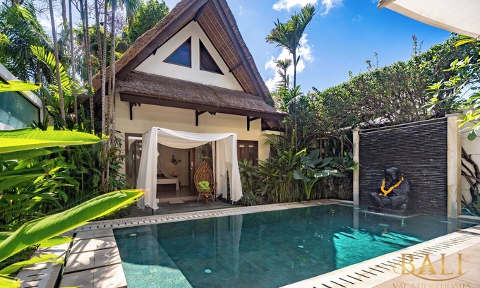 Central Seminyak Villa | Villa Novaku, Bali - An escape from hectic life in central Seminyak!