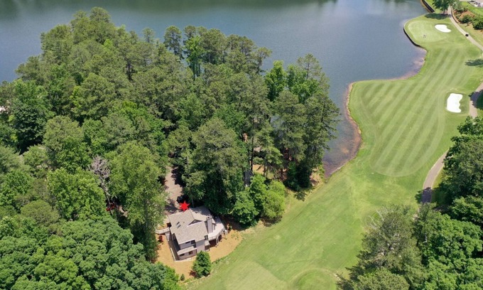 Big Canoe House | Villa on 9 - Fireside Sips, Golf Views & Exclusive Extras in Big Canoe