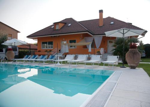 Settimo Villa | Villa Orange