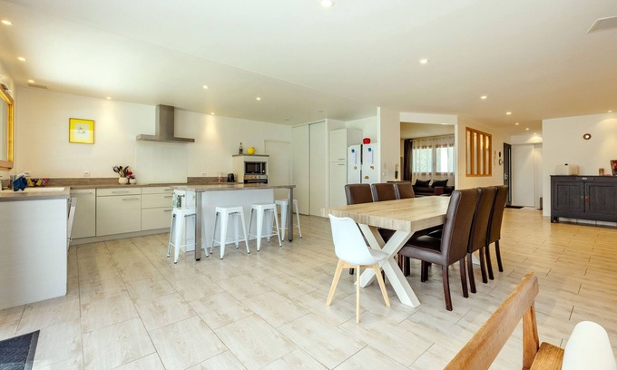 Saint-Sulpice Villa | Villa Pastel - Swimming pool - Garden