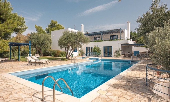 Lavreotiki Villa | Villa Pasiphae in Sounio with private pool and Bbq