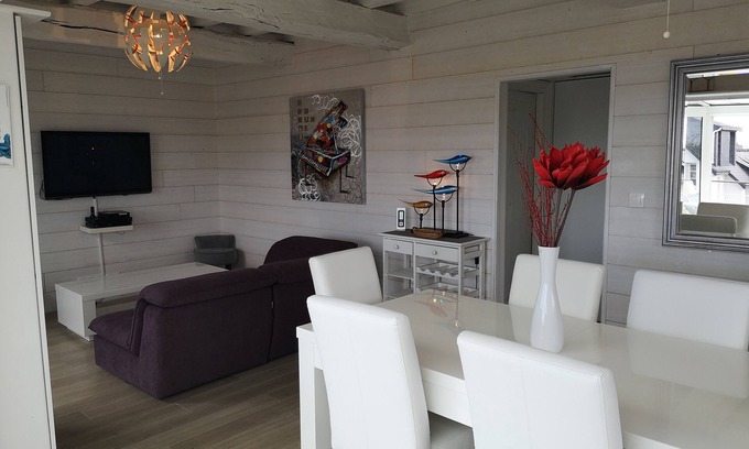 Pentrez House | Villa perched on the cliff, sea view