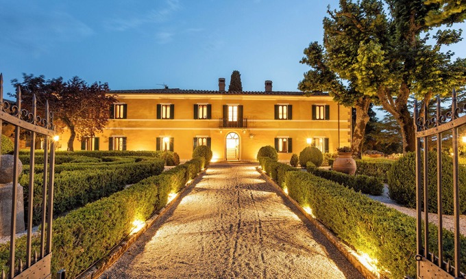Montepulciano Villa | Villa Pianoia – Elegance and Historic Charm for Groups and Special Events