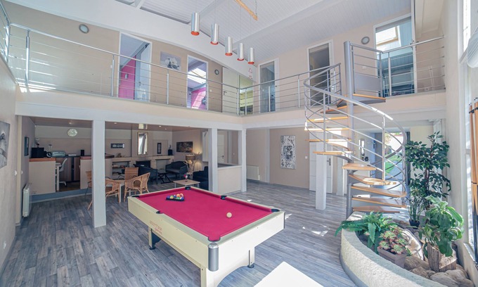 Soulac-sur-Mer Villa | Villa Piscine-Spa-Sauna, 25 persons, 5 mn from the ocean