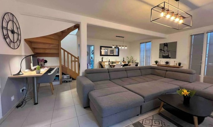 Magny-le-Hongre Villa | Villa Premium Jacuzzi Disneyland