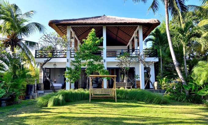 Lovina Villa | Villa Rawa Rawa - Beachfront 4 Bedroom Villa Lovina Beach