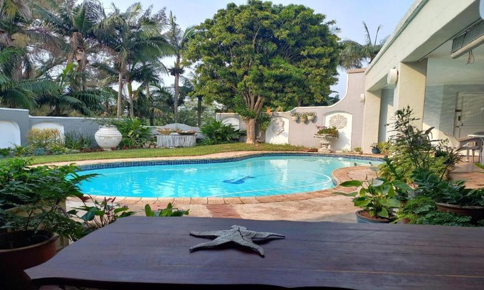 Umhlali Beach Bed & Breakfast | Villa Roc Guesthouse - Solar Power