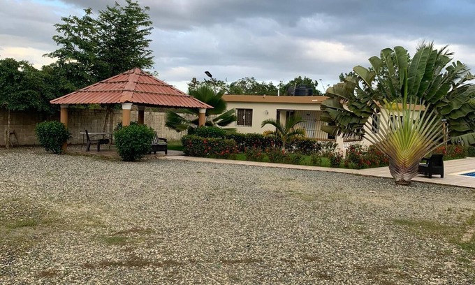 Santo Domingo Este Villa | Villa Romántica con Rios a 5 min Hermos