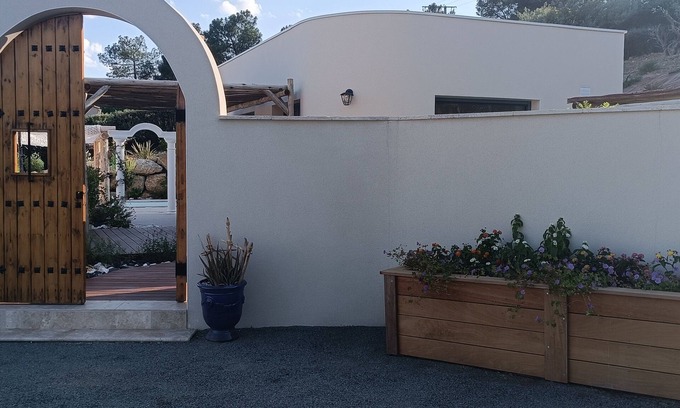 Babeau-Bouldoux Villa | Villa Romantique Avec Piscine et Bain à Remous Privatif