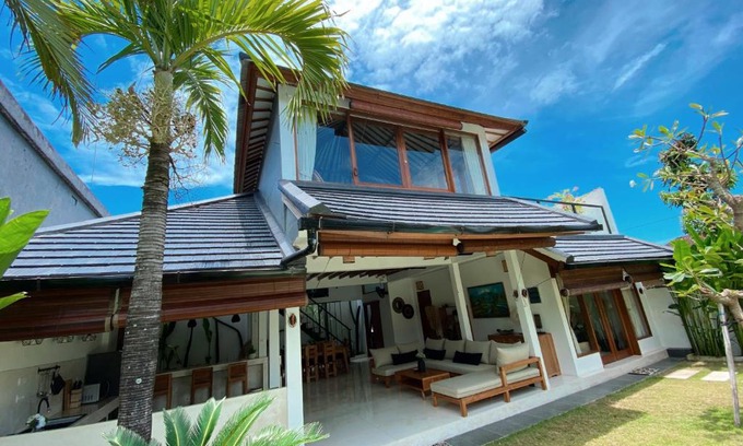 Berawa Villa | Villa Ruby - 3 Bedroom private Villa with a pool