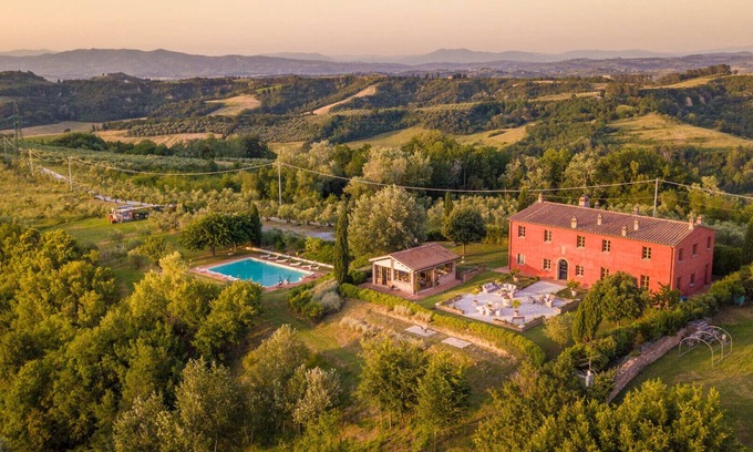 San Miniato Villa | Villa San Miniato Corniano: Iconic 5 Bedrooms Farmhouse with Pool
