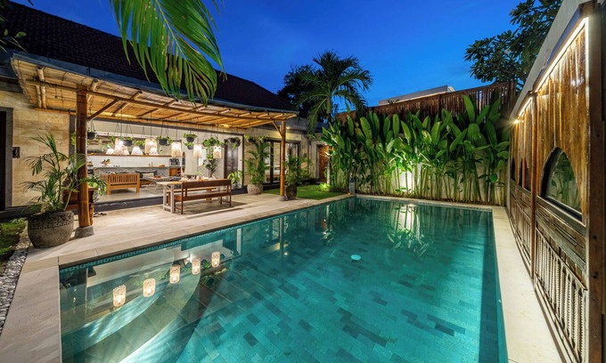 Petitenget Villa | Villa Sarong 2 Chic 2BR Boho Villa: Prime Central Location