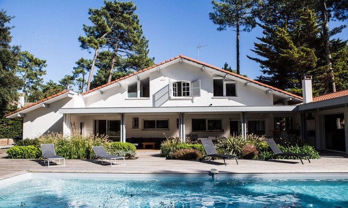 Les Estagnots Villa | VILLA SECRETE 16 pers+ plage des estagnots and lac d'hossegor within walking distance