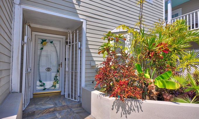 Old Town Condo | VILLA SERENA@DUVAL SQUARE - A peaceful retreat in the heart of Old Town.