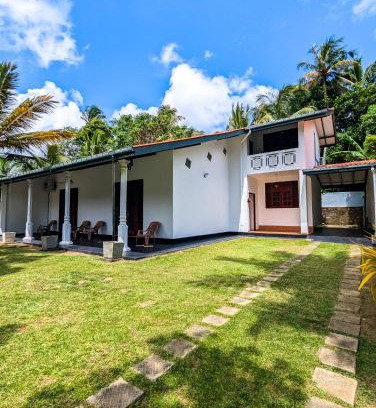 Ambalangoda Villa | Villa Serendia