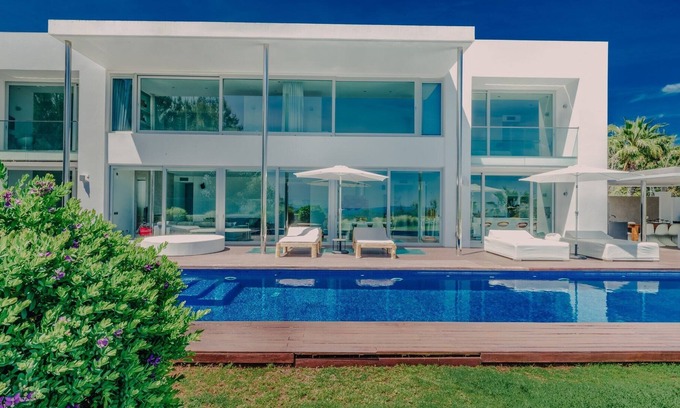 Sant Josep de sa Talaia Villa | Villa Serenity - Six Bedroom Villa, Sleeps 12