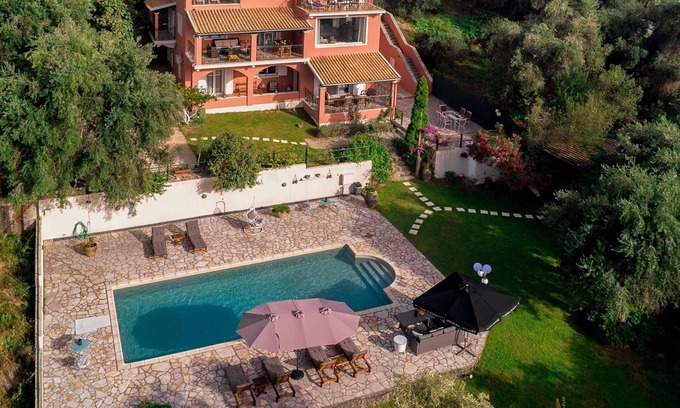 Dafnata Villa | Villa Sissy sleeping up to 14 guests with large private pool - Prestige Villas