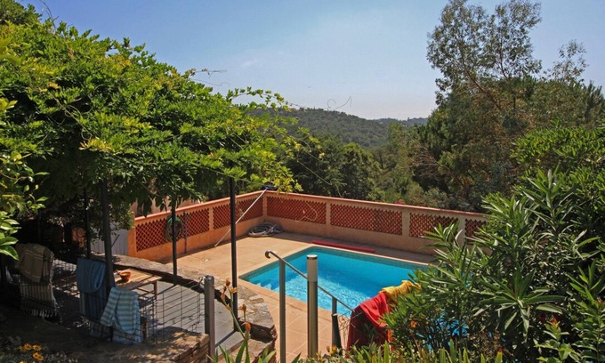 La Londe-les-Maures Villa | Villa sleeps 4, private pool with view, 15 min beach!