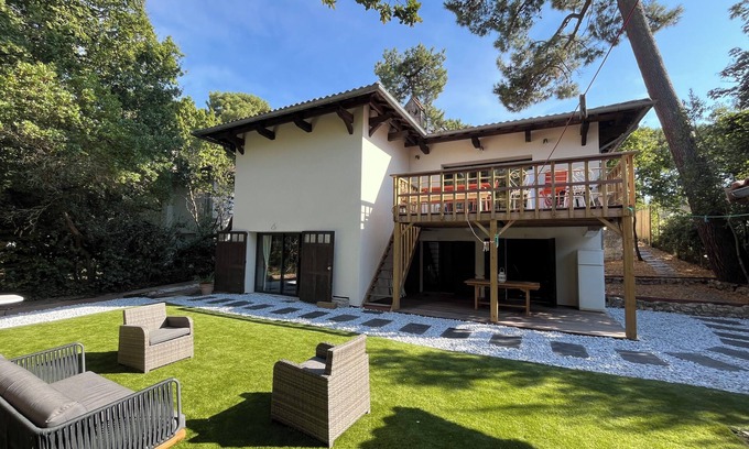 Arcachon Villa | Villa Swimming pool/air conditioning/6 bedrooms - sleeps 14