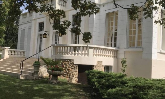 Le Vesinet Villa | Villa Swimming pool, Sauna 9mn from Paris,10mn Versailles For The Olympic Games
