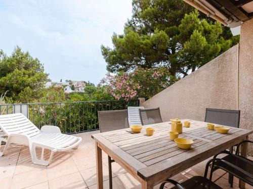 Foulquines Villa | Villa T3 Mezzanine avec Piscine, Terrasse et Parking Privé, 5 min de la Plage - Narbonne - FR-1-409-37