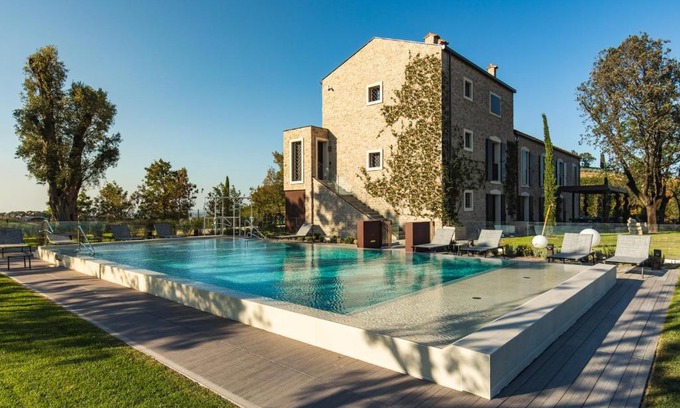 Castel San Pietro Terme Villa | Villa Tamburina by Palazzo di Varignana