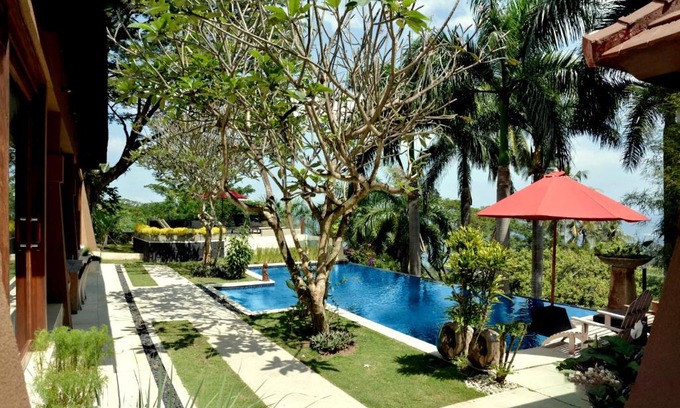 Senggigi Villa | Villa Tiara