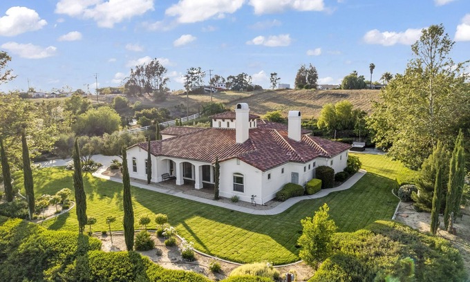 Temecula Villa | Villa Toscana - Upscale Wine Country Estate with Bridal Suite