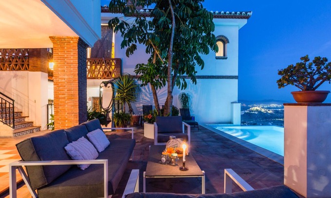 Salobrena Villa | Villa Tropical with private heated pool