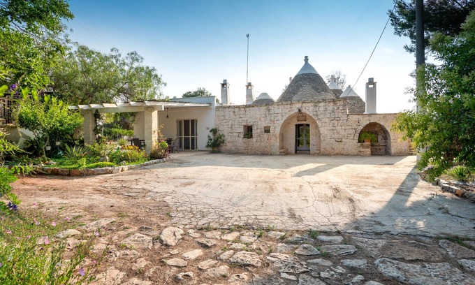 Latiano Villa | Villa "Trullo Nonno Vittorio" with private garden and Wi-Fi