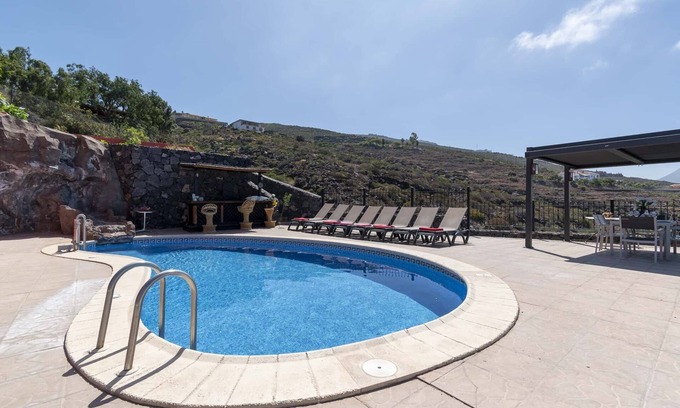 Armenime Villa | Villa Una Summary: Vi