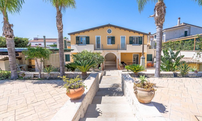 Reitani Villa | Villa "Verdemare Rubino" with Private Terrace & Wi-Fi
