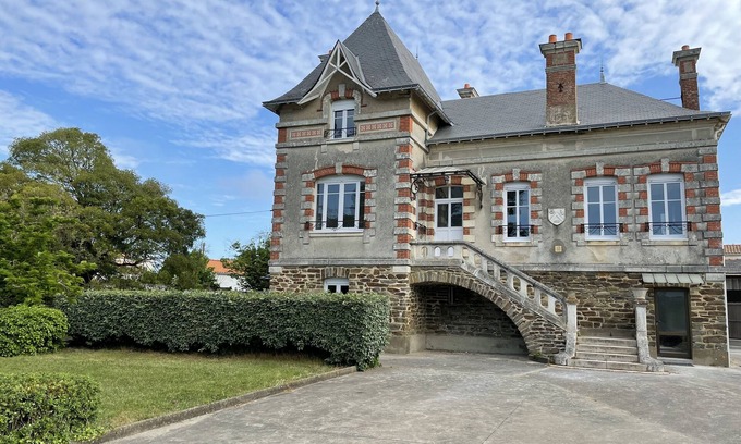 Pornic Villa | Villa Victoria, with indoor pool, 900 m from Pornic center and beaches