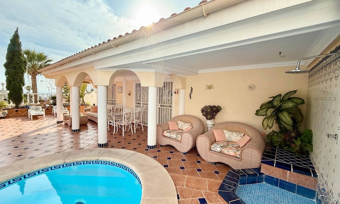 Callao Salvaje Villa | Villa Violetta close to the Beach with Pool, Garden, A/C and Wi-Fi