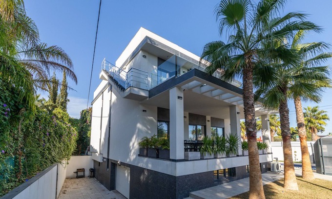 Vista Hermosa Villa | Villa Vistahermosa by United Renters
