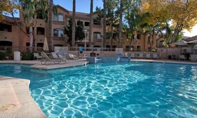 North Scottsdale Apartment | Villa Viva condo