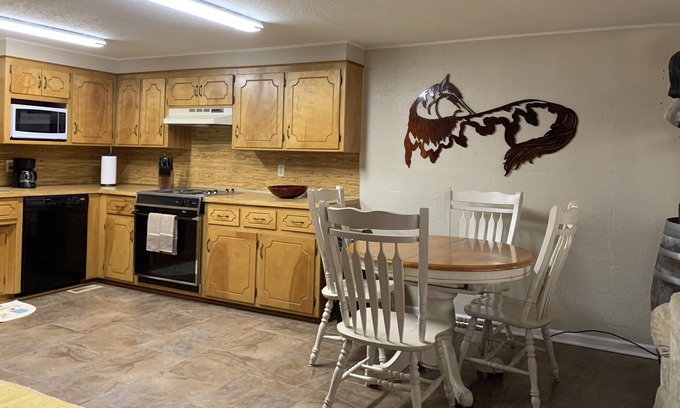 Mid America Condo | Villa West 2