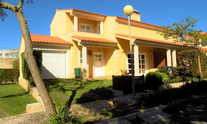 Sao Martinho do Porto House | Villa with pool and barbecue near the beach