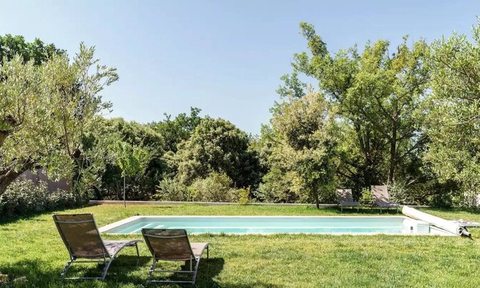 Venelles Villa | Villa with garden & swimming pool Aix en Provence direction Luberon