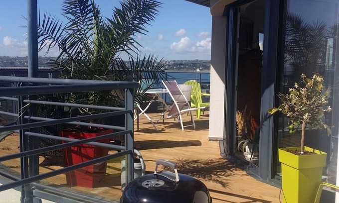 Plougastel-Daoulas House | Villa with high terrace and panoramic sea views