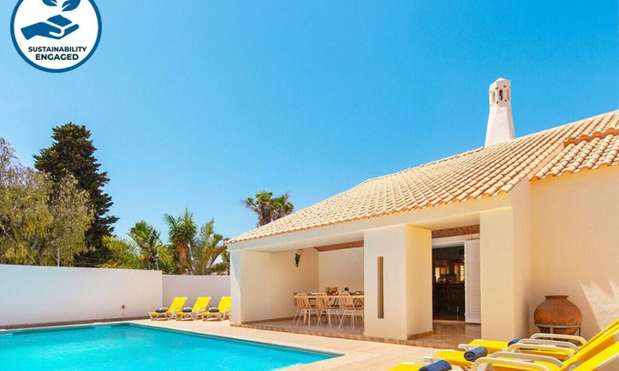 Areias de Sao Joao Villa | Villa with heatable pool and BBQ in Albufeira