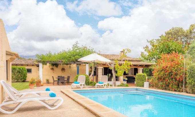 Pollensa House | Villa with pool 2.5 km. from the sea Very quiet area. Wifi.