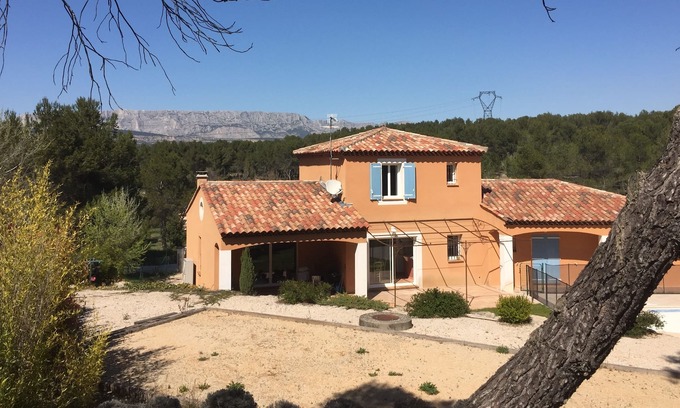 Fuveau Villa | VILLA WITH POOL 8 PERS 190m² 4 BEDROOMS near the Golf