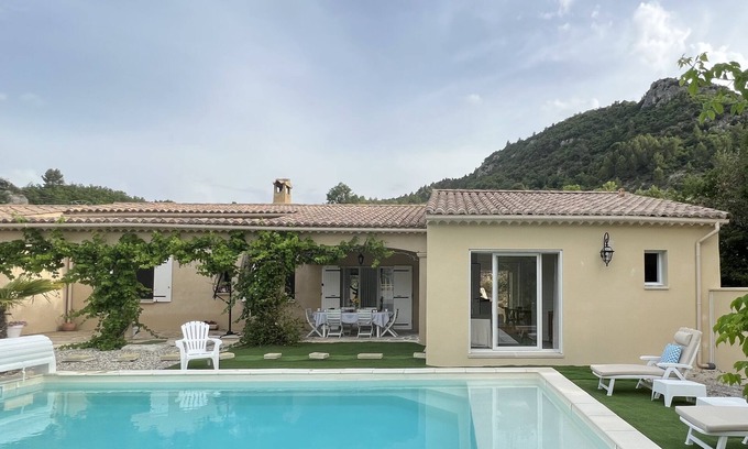 Condorcet Villa | Villa with pool and studio in Drôme Provençale